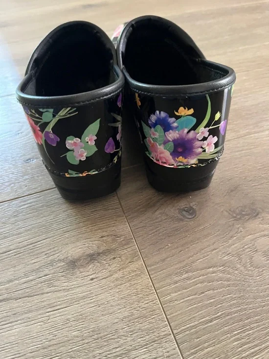 Dansko Black Floral Patent Clogs - Picture 5 of 6